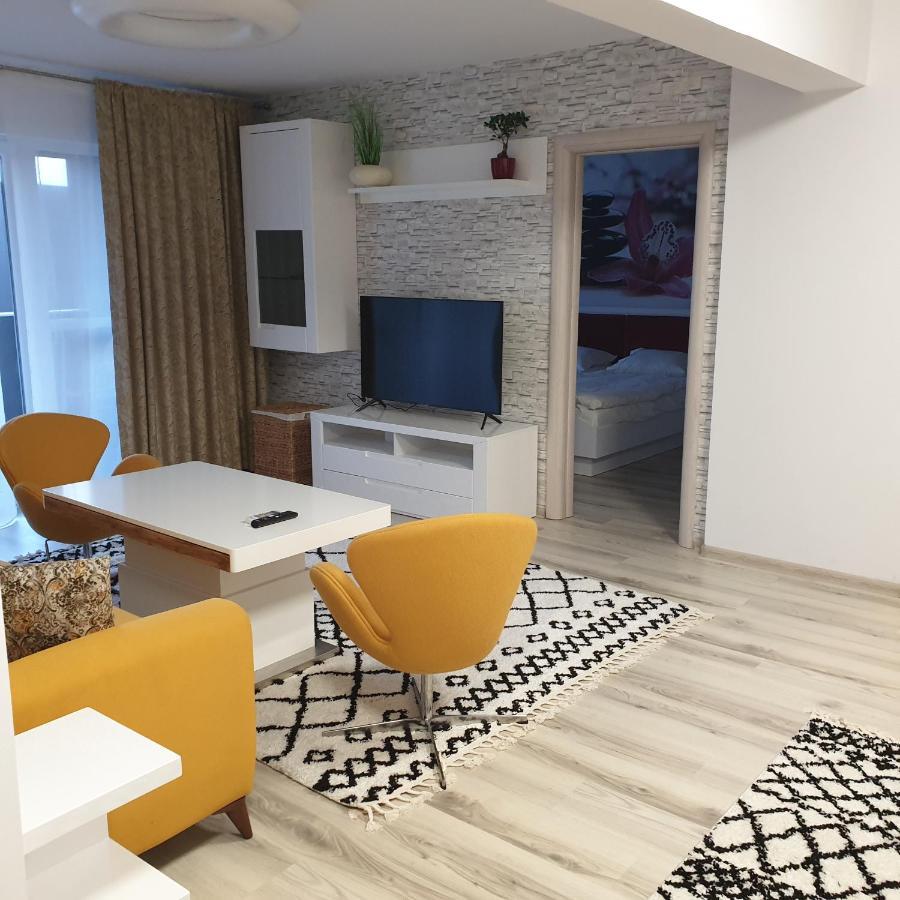 Carolina Sweet Apartament Oradea Bagian luar foto
