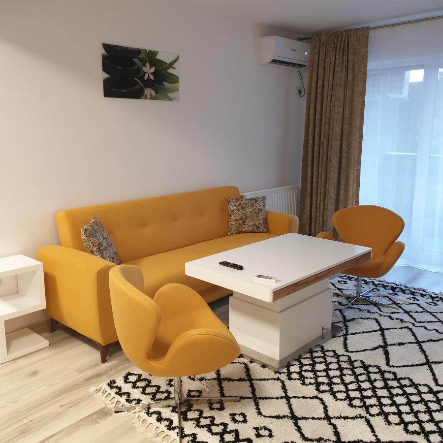 Carolina Sweet Apartament Oradea Bagian luar foto