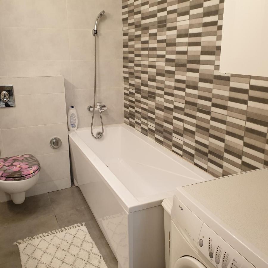 Carolina Sweet Apartament Oradea Bagian luar foto