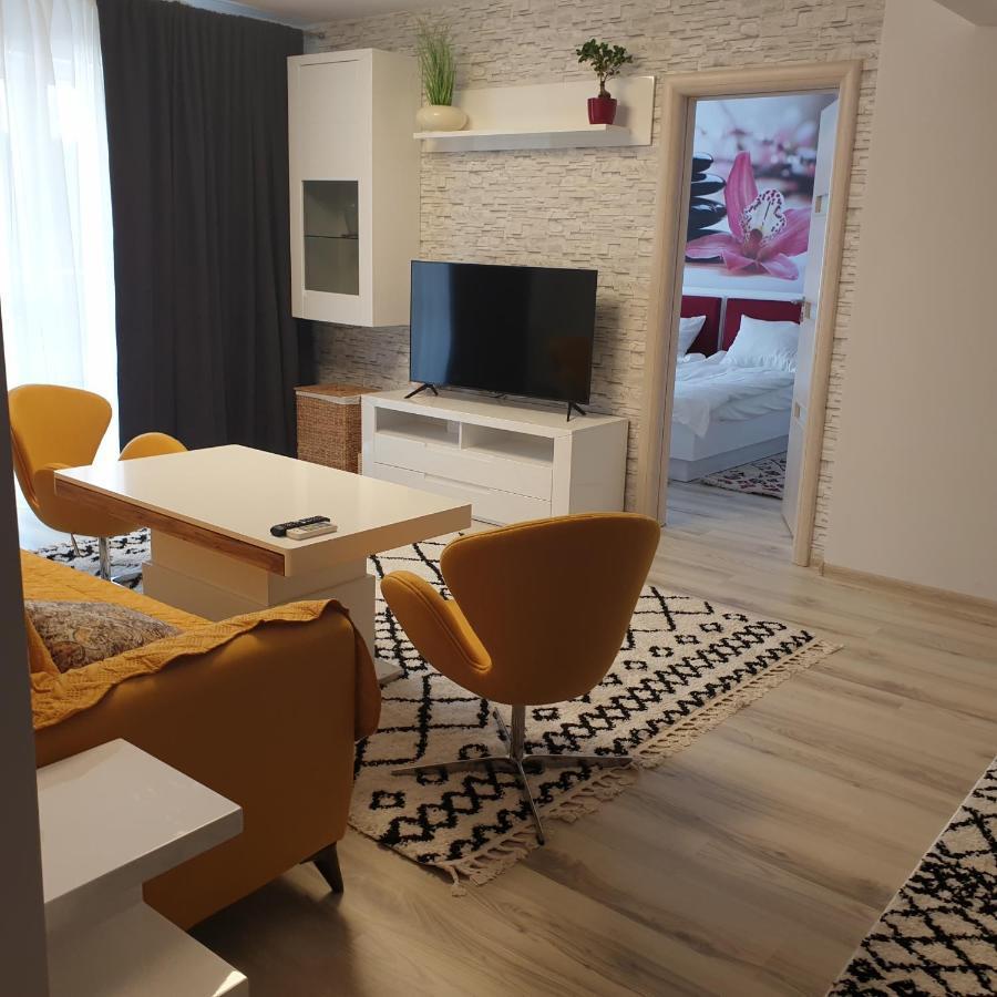 Carolina Sweet Apartament Oradea Bagian luar foto